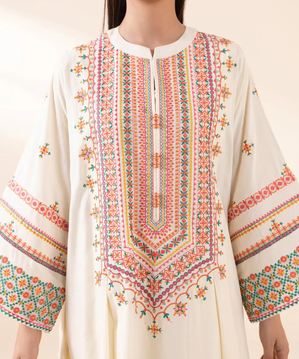 Embroidered 3 Piece Lawn Suit With Digital Printed Voil Dupatta RQ10